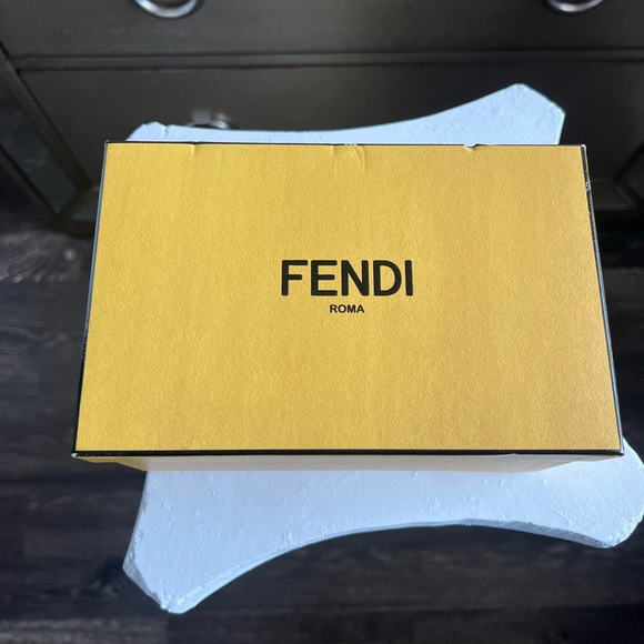 Fendi micro peekaboo fuchsia bag - Picture 9 of 14